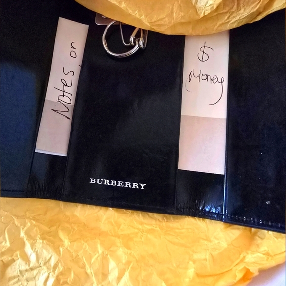 NWOT Burberry Black Leather Key holder/Bills/Cards! Use 4 tag/wristlet/Vintage! - Picture 2 of 7
